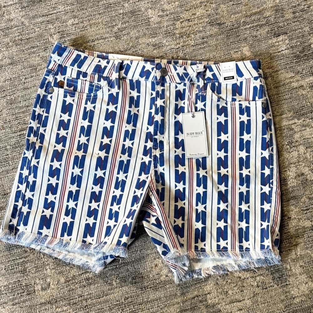 Judy Blue Women's Blue and White Striped Jean Shorts- NWT - fray hem - Strech